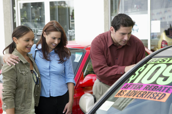 buying-a-used-car-private-seller-or-dealer-red-mountain-funding